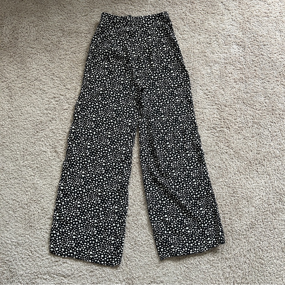 Nasty Gal Black and White Patterned Wide Leg Pants Size 4 - Picture 2 of 8